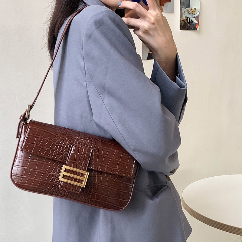 Underarm bag baguette